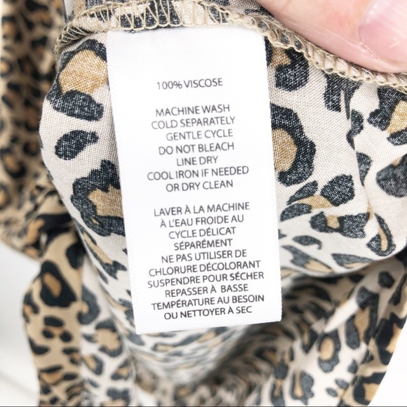 ✅ BeachLunchLounge Cheetah Button down tie blouse SIZE SMALL - Picture 4 of 6